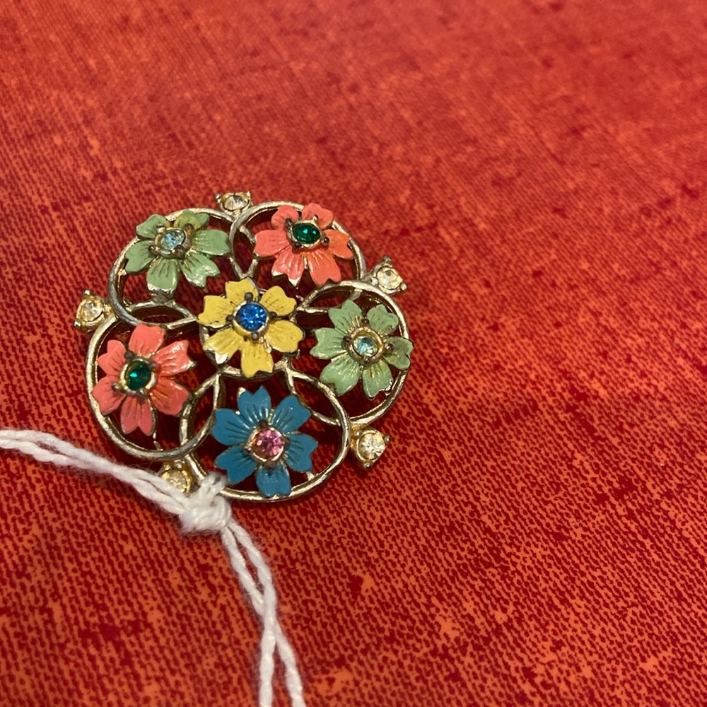 Vintage floral brooch